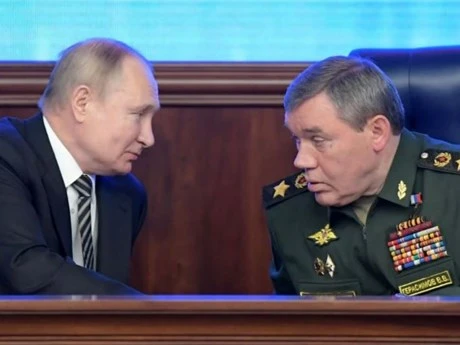 Tổng thống Putin và Tướng Valery Gerasimov. (Nguồn: AFP)