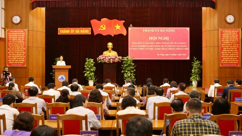 Quang cảnh Hội nghị Thành ủy Đà Nẵng.