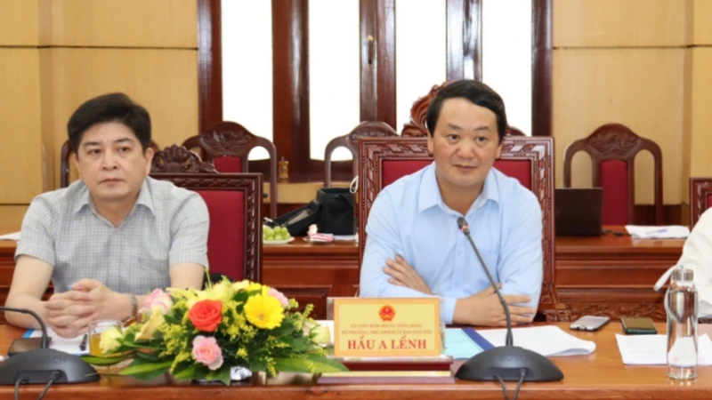 Bộ trưởng, Chủ nhiệm Ủy ban Dân tộc Hầu A Lềnh phát biểu kết luận tại buổi làm việc với tỉnh Quảng Ngãi.