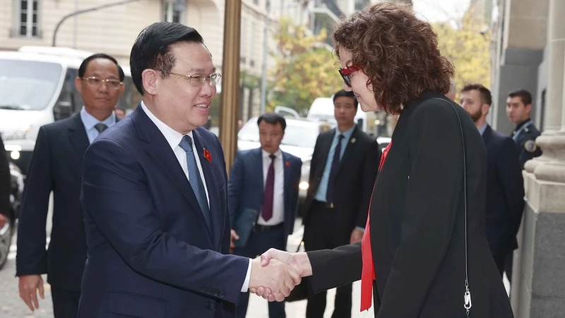 Chủ tịch Quốc hội Vương Đình Huệ đến dự Diễn đàn doanh nghiệp Việt Nam-Argentina. (Ảnh: DOÃN TẤN/TTXVN)