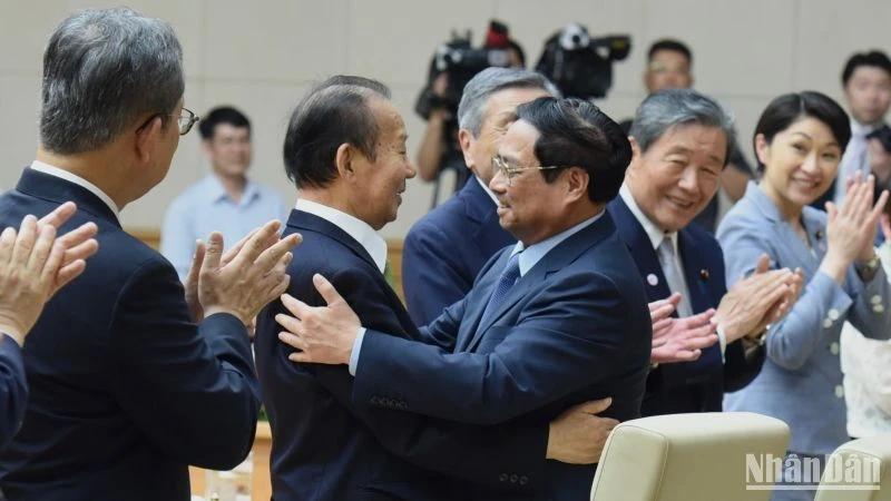 Thủ tướng Phạm Minh Chính đón Chủ tịch Liên minh Nghị sĩ hữu nghị Nhật Bản-Việt Nam Nikai Toshihiro.