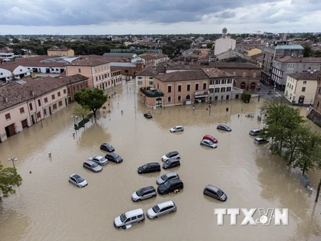 Cảnh ngập lụt sau những trận mưa lớn tại Lugo, Emilia-Romagna, Italy, ngày 18/5/2023. (Ảnh: AFP/TTXVN)