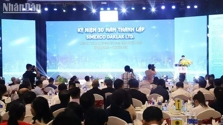 Phó Bí thư Thường trực Tỉnh ủy Đắk Lắk Phạm Minh Tấn phát biểu chúc mừng Simexco sau 30 năm xây dựng và phát triển.