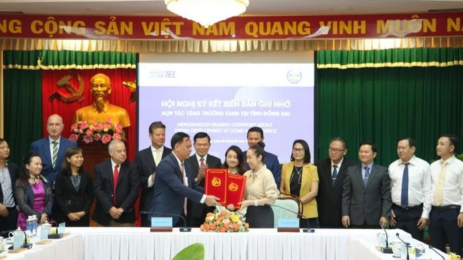 Lãnh đạo tỉnh Đồng Nai và Saigontel ký kết biên bản ghi nhớ hợp tác tăng trưởng xanh tại tỉnh Đồng Nai.