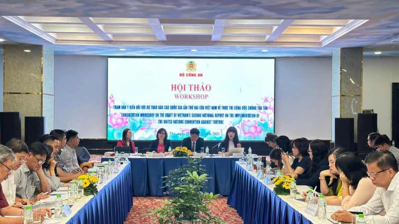 Quang cảnh tại Hội thảo tham vấn ý kiến về dự thảo Báo cáo quốc gia lần thứ hai của Việt Nam về Công ước Chống tra tấn.