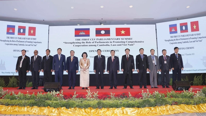 Các đại biểu tham dự Hội nghị cấp cao Quốc hội ba nước Campuchia-Lào-Việt Nam. (Ảnh: Doãn Tấn/TTXVN)