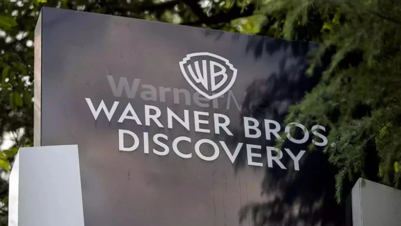 Warner Bros. Discovery và NBCUniversal có khả năng tham gia vào các vụ M&A trong 18-24 tháng tới. (Ảnh: AFP/TTXVN)