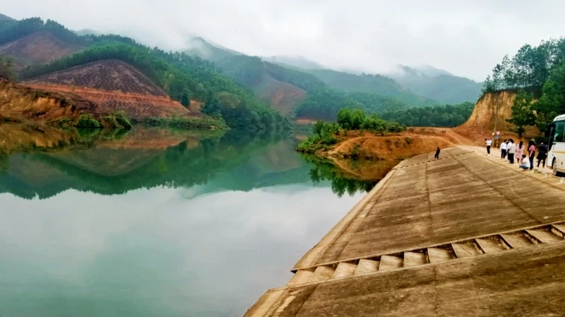 Một số công trình, dự án trên địa bàn tỉnh Thái Nguyên bị 8 bị can mượn danh, mạo danh phóng viên tìm hiểu sai sót nhằm mục đích trục lợi.