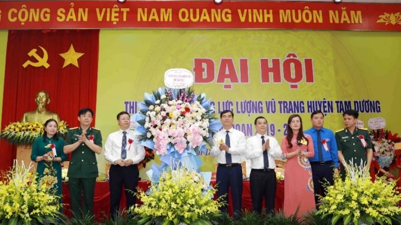 Bí thư Tỉnh ủy Vĩnh Phúc Dương Văn An chúc mừng Đại hội.