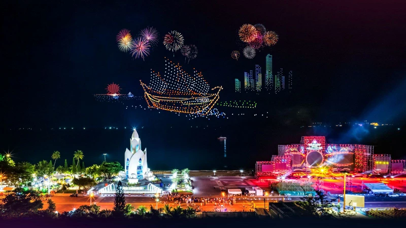 Lễ hội Vịnh ánh sáng quốc tế Nha Trang 2024 là sự kiện quy mô, được mong chờ trong mùa du lịch hè 2024. (Ảnh: Ban tổ chức cung cấp)