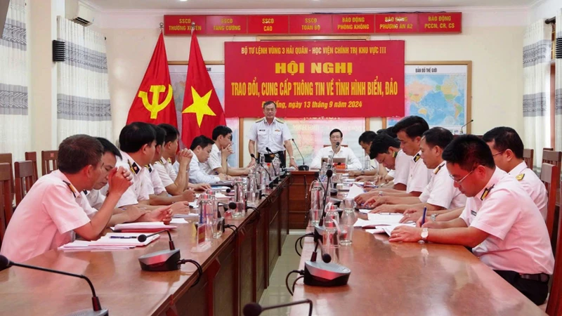 Hội nghị trao đổi cung cấp thông tin về tình hình biển, đảo giữa Vùng 3 Hải quân và Học viện Chính trị Khu vực 3.