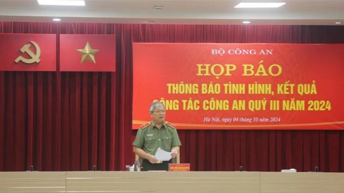 Thiếu tướng Hoàng Anh Tuyên, Người phát ngôn Bộ Công an chủ trì họp báo.