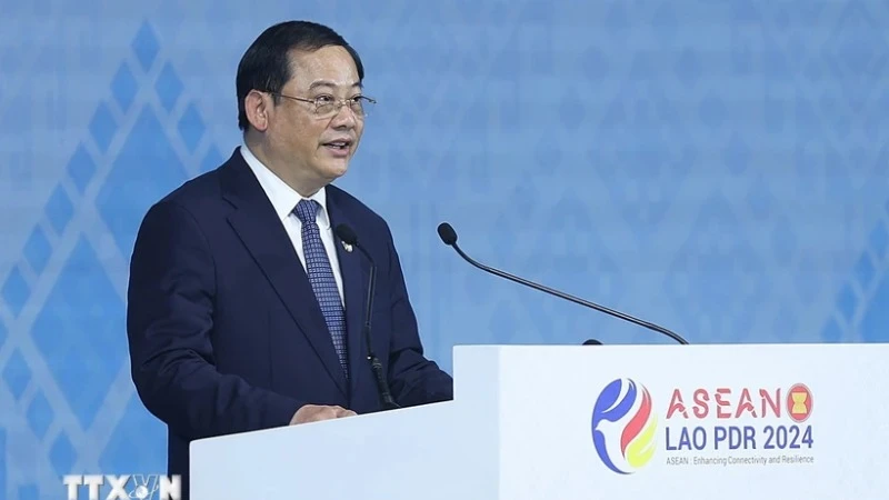 Thủ tướng Lào, Chủ tịch ASEAN 2024 Sonexay Siphandone phát biểu bế mạc Hội nghị Cấp cao Hiệp hội các quốc gia Đông Nam Á (ASEAN) lần thứ 44, 45 và các hội nghị cấp cao liên quan. (Ảnh: Dương Giang/TTXVN)