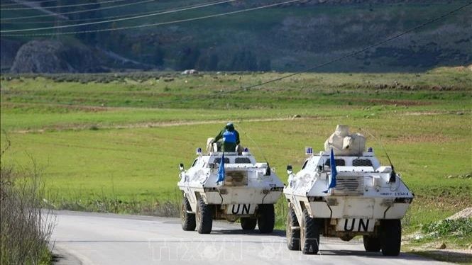 Lực lượng lâm thời của Liên hợp quốc tại Liban (UNIFIL) tuần tra tại biên giới Liban - Israel ở Marjayoun. (Ảnh: THX/TTXVN)