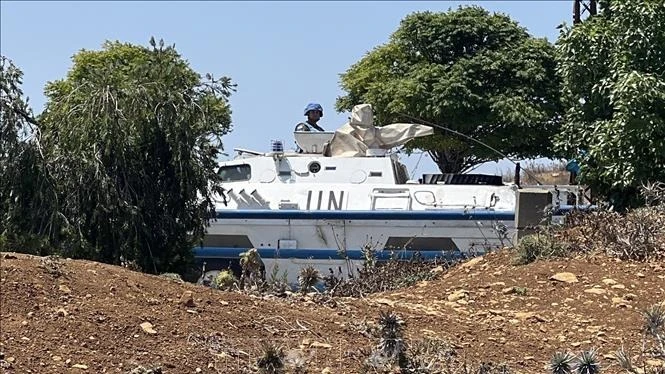 Lực lượng lâm thời của Liên hợp quốc tại Liban (UNIFIL) tuần tra tại biên giới Liban-Israel ở Marjayoun. (Ảnh: THX/TTXVN)