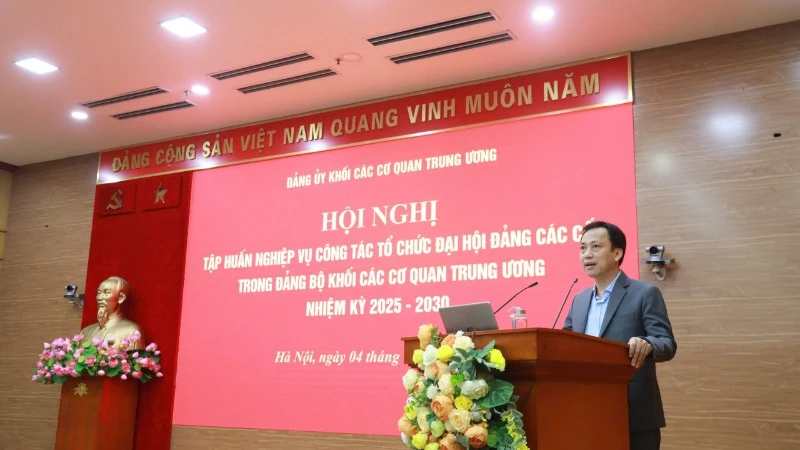 Phó Bí thư Thường trực Đảng ủy Khối Lại Xuân Lâm triển khai một số nội dung trọng tâm.