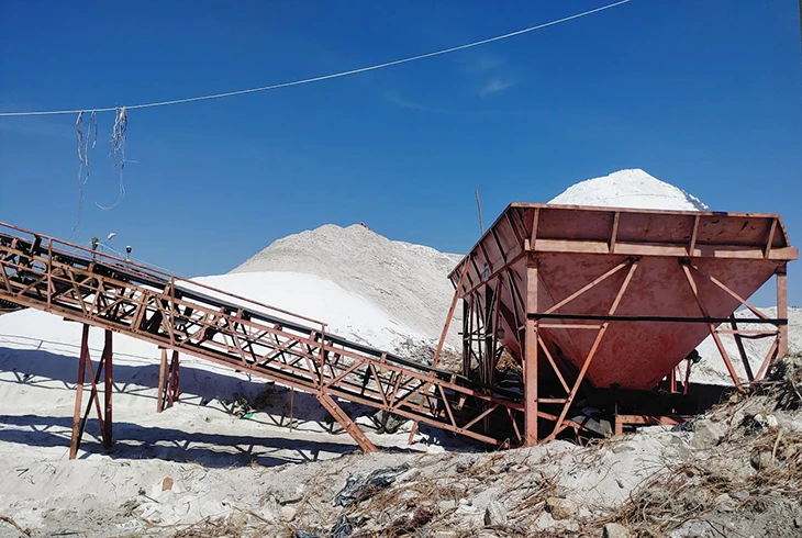 Năm 2022, Công ty cổ phần kỹ nghệ khoáng sản Quảng Nam khai thác cát trắng vượt 19,9% so công suất được phép 