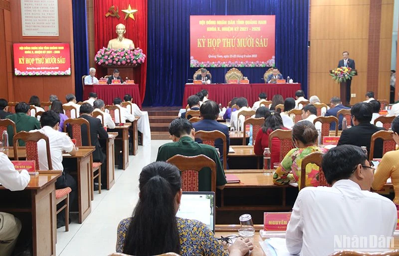 Quang cảnh kỳ họp thứ 16, Hội đồng nhân dân tỉnh Quảng Nam (khóa X).