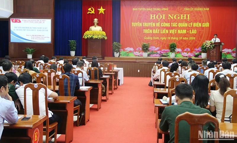 Quang cảnh Hội nghị tuyên truyền về công tác quản lý biên giới trên đất liền Việt Nam-Lào.