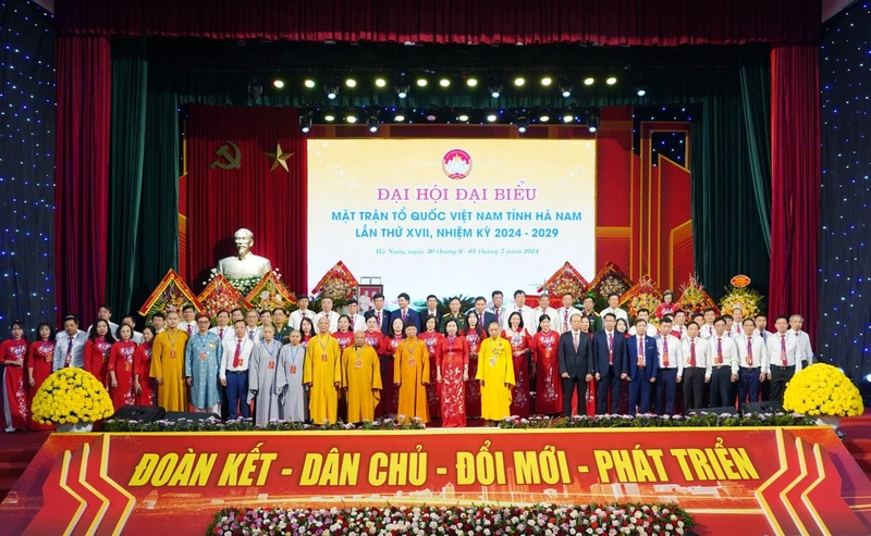 73 Ủy viên Ủy ban MTTQ Việt Nam tỉnh Hà Nam khóa XVII, nhiệm kỳ 2024 - 2029 ra mắt Đại hội.