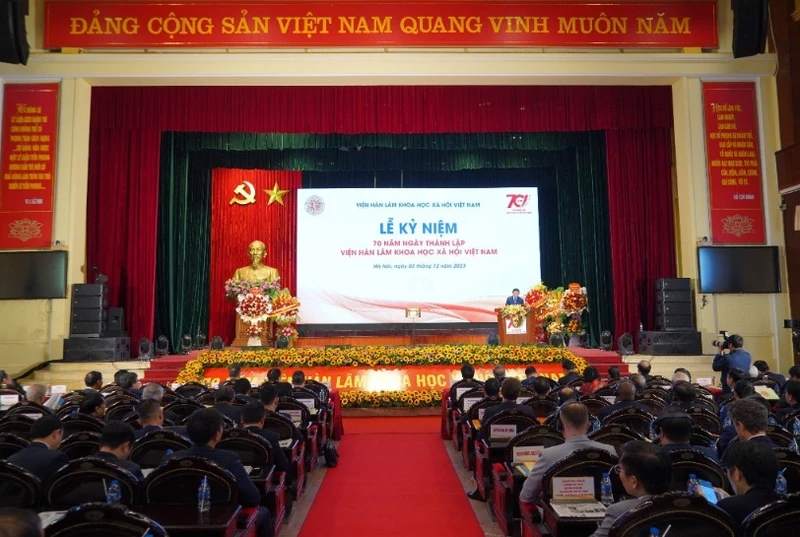 Quang cảnh Lễ kỷ niệm 70 năm Viện Hàn lâm Khoa học xã hội Việt Nam.