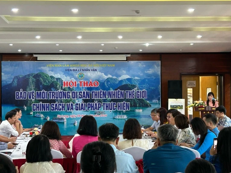 Đông đảo các nhà khoa học tham dự hội thảo.