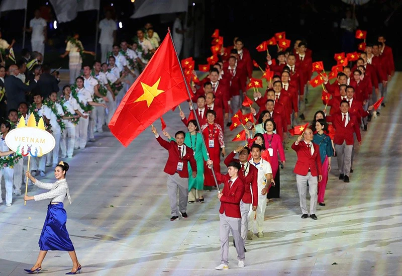 Đoàn Việt Nam diễu hành tại Lễ khai mạc SEA Games 32. (Ảnh: Tuấn Hữu)