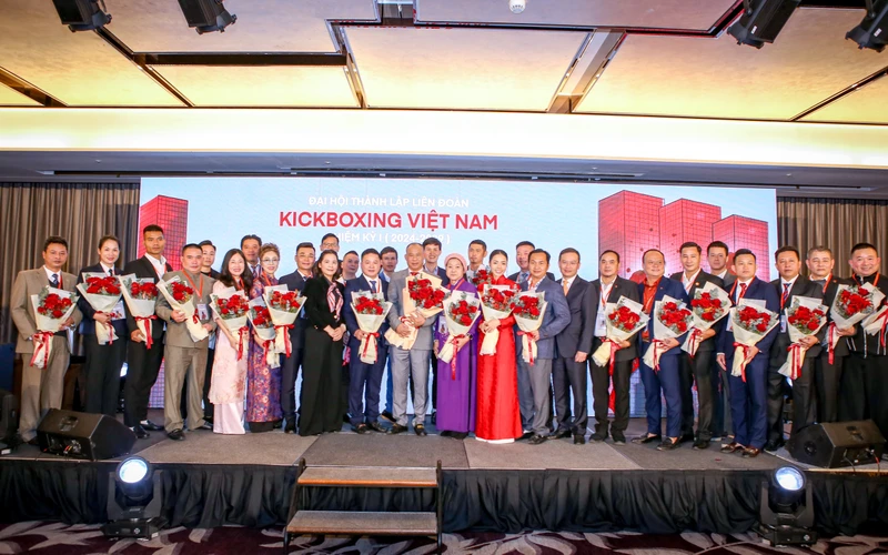 Các thành viên Ban chấp hành Liên đoàn Kickboxing Việt Nam.
