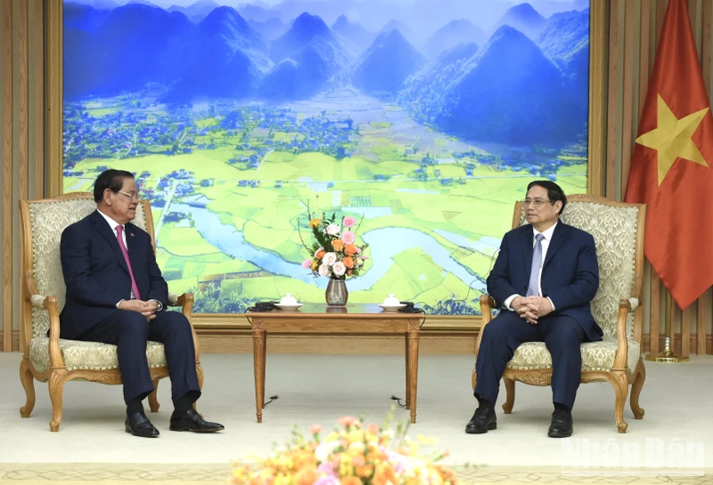 Thủ tướng Phạm Minh Chính tiếp Phó Thủ tướng, Bộ trưởng Nội vụ Vương quốc Campuchia Samdech Krolahom Sar Kheng.