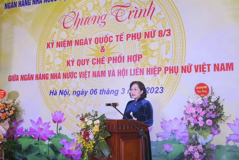 Thống đốc Ngân hàng Nhà nước Nguyễn Thị Hồng phát biểu tại buổi lễ.