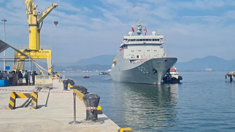 Tàu Thích Kế Quang của Hải quân Trung Quốc cập cảng Đà Nẵng.
