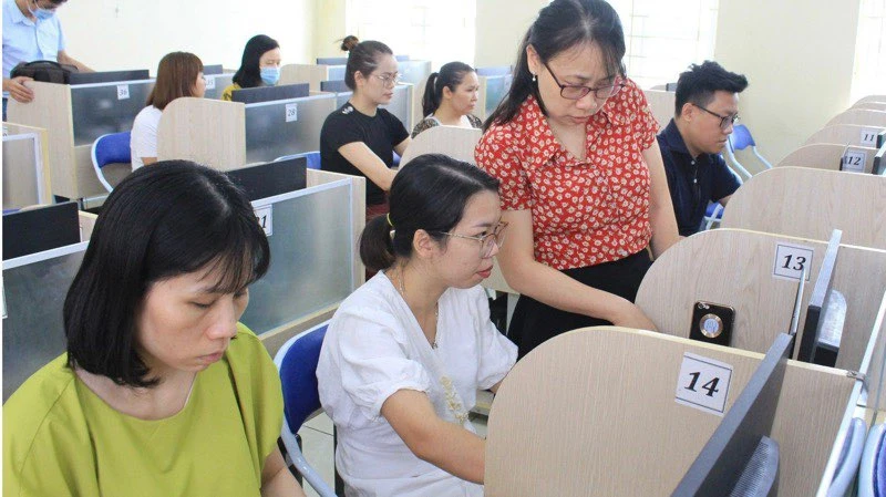 Giáo viên quận Ba Đình (Hà Nội) được tập huấn nâng cao năng lực Tin học theo chuẩn quốc tế.