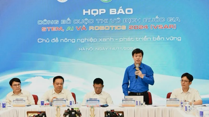 Quang cảnh buổi họp báo.