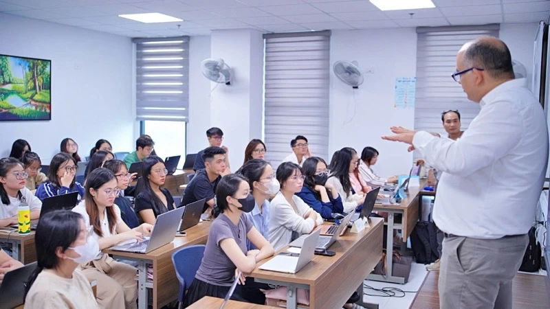 Đại học Quốc gia Hà Nội gia tăng điểm số ở tất cả các tiêu chí thuộc ba tiêu chuẩn: Quản trị; Tác động môi trường; Tác động xã hội. 