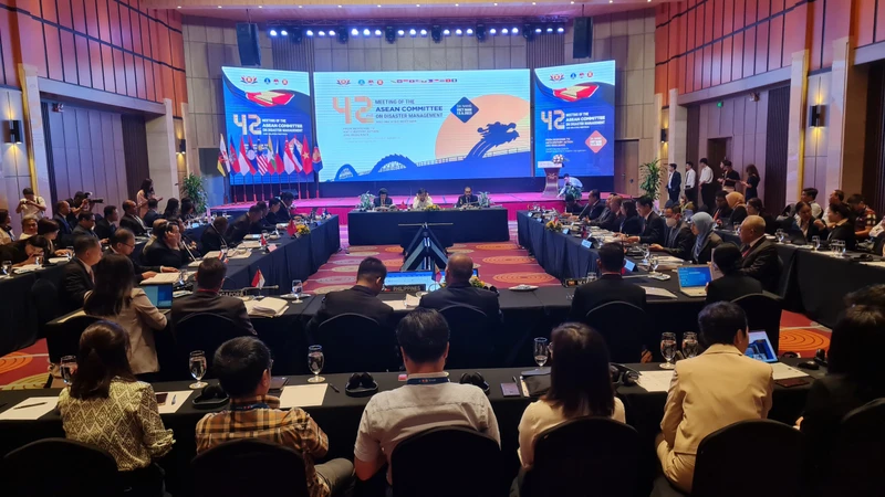 Phiên khai mạc Hội nghị thường niên lần thứ 42 của Ủy ban ASEAN về Quản lý thiên tai.