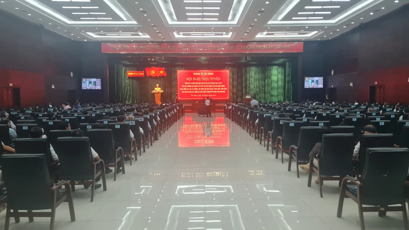 Gần 1000 đại biểu dự hội nghị Tổng kết 10 năm thực hiện Chỉ thị 29 tại điểm cầu Trung tâm hành chính Đà Nẵng