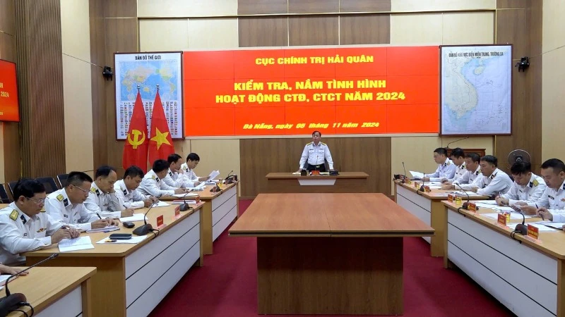 Đại tá Lê Xuân Phong, Phó chủ nhiệm UBKT Đảng ủy Quân chủng phát biểu kết luận đợt kiểm tra.