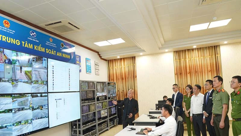 Trung tâm kiểm soát an ninh ứng dụng căn cước công dân gắn chíp, VNeID kiểm soát an ninh tại Công ty Xi-măng Xuân Thành.