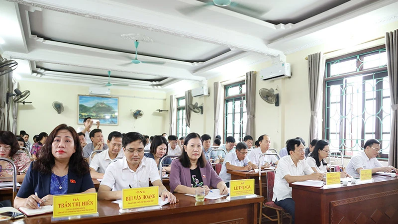 Đoàn đại biểu Quốc hội tỉnh Hà Nam tiếp xúc cử tri trước kỳ họp thứ 6.