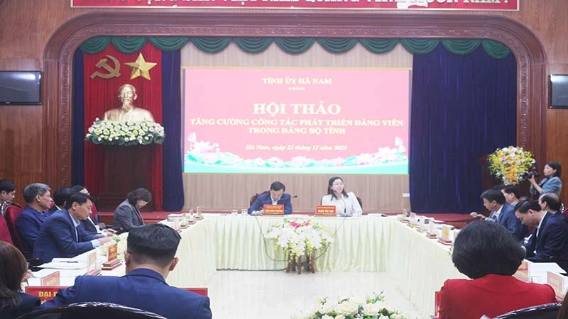 Hội thảo tăng cường công tác phát triển đảng viên trong Đảng bộ tỉnh Hà Nam.
