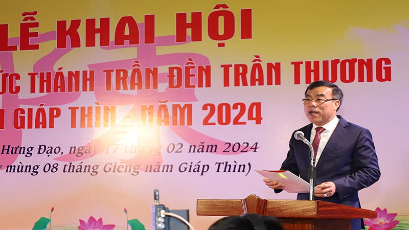 Đồng chí Chủ tịch Ủy ban nhân dân huyện Lý Nhân phát biểu Khai mạc Lễ hội đền Trần Thương Xuân Giáp Thìn năm 2024