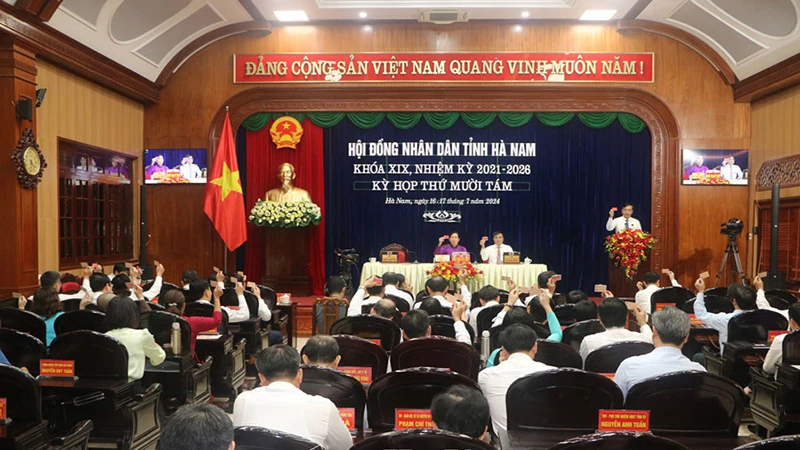  Toàn cảnh phiên bế mạc.