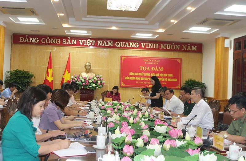 Quang cảnh tọa đàm.