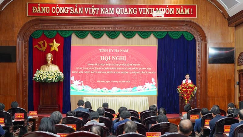 Toàn cảnh hội nghị.