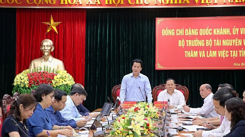 Đồng chí Đặng Quốc Khánh phát biểu tại buổi làm việc.