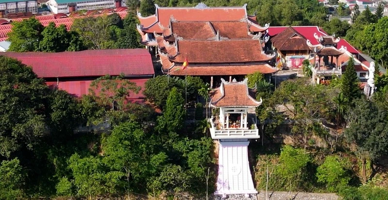 Chỉ có chùa Phật Quang Tự (ở giữa) là có giấy phép xây dựng; còn các công trình chung quanh không có giấy phép xây dựng.