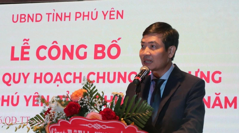 Ông Tạ Anh Tuấn, Chủ tịch UBND tỉnh Phú Yên phát biểu tại lễ công bố Quyết định của Chính phủ phê duyệt điều chỉnh quy hoạch Khu kinh tế Nam Phú Yên.