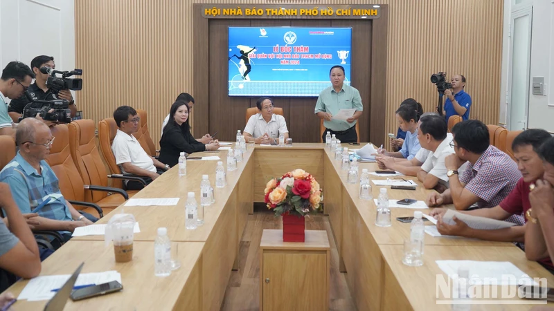 Ban tổ chức thông báo điều lệ giải Quần vợt Hội Nhà báo Thành phố Hồ Chí Minh năm 2024.