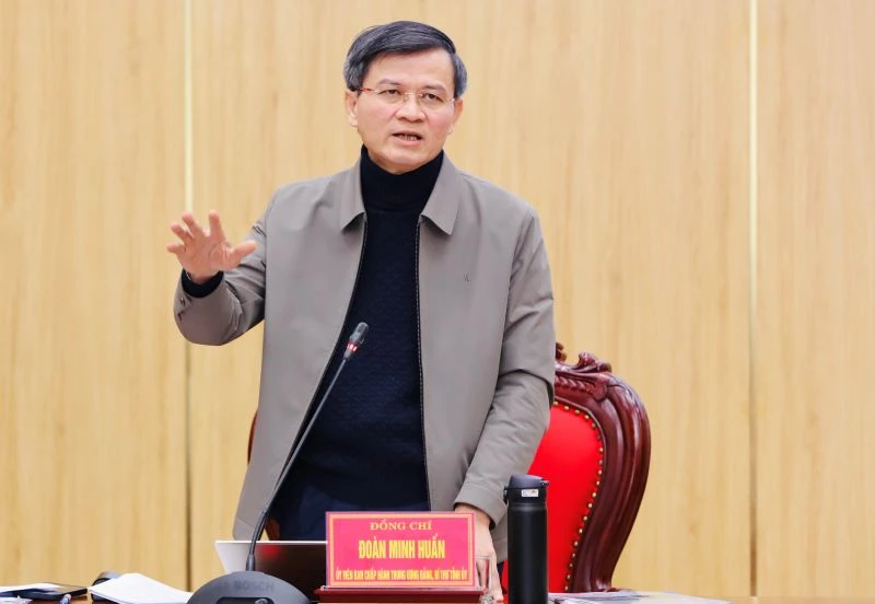 Đồng chí Đoàn Minh Huấn, Ủy viên Trung ương Đảng, Bí tỉnh Tỉnh ủy Ninh Bình nhấn mạnh về vai trò của ngành công nghiệp văn hóa tại hội nghị. (Ảnh: Đức Lam)