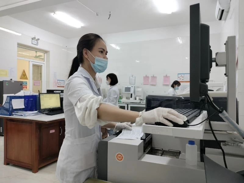 Nhiều trang thiết bị kỹ thuật hiện đại được trang bị về tuyến y tế cơ sở tại Ninh Bình. (Ảnh: Văn Lúa)